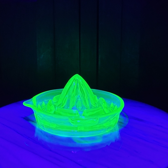 Other - Uranium Glass Juicer